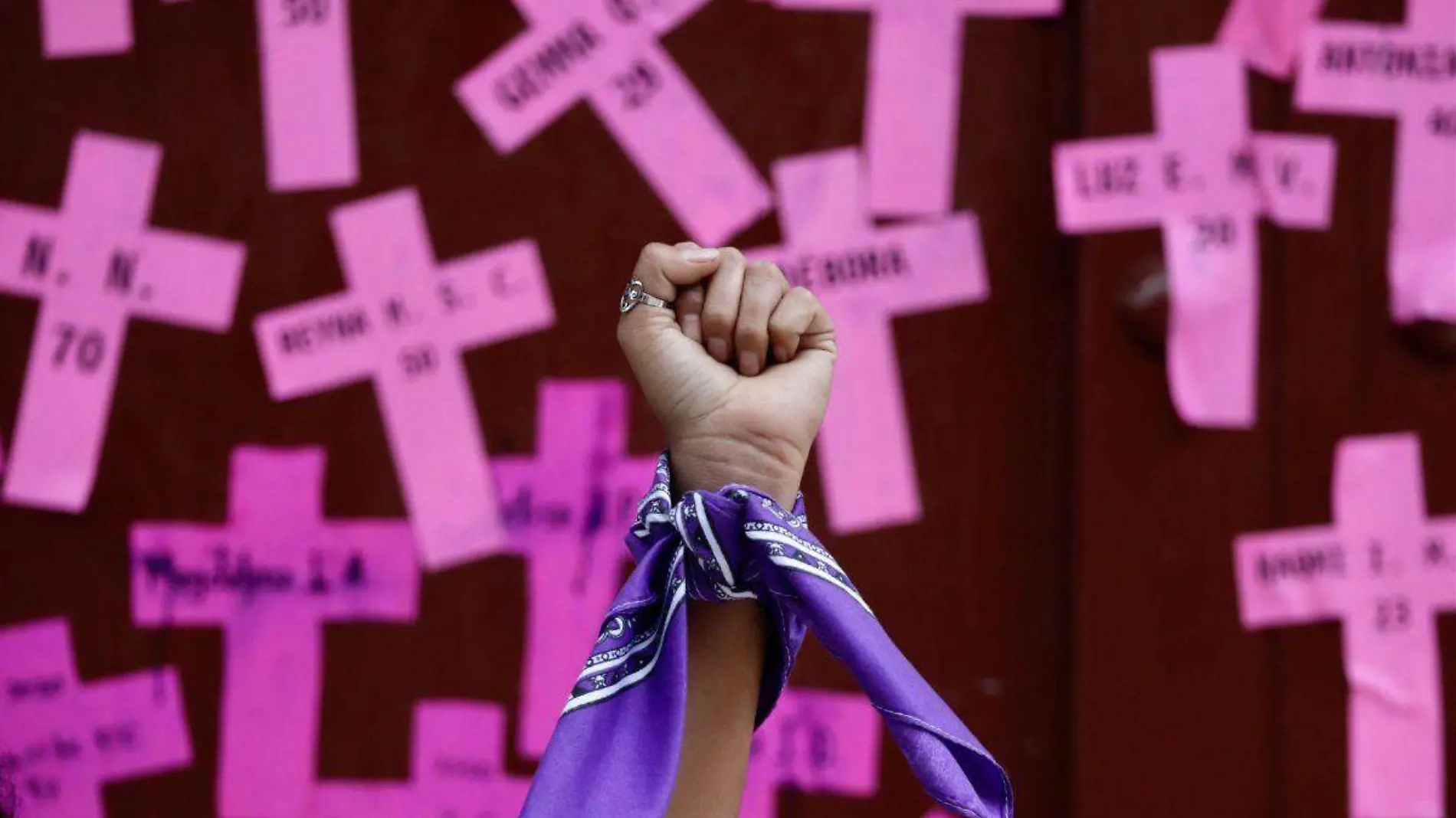 Colectivos exigen que aspirantes firmen agenda feminista